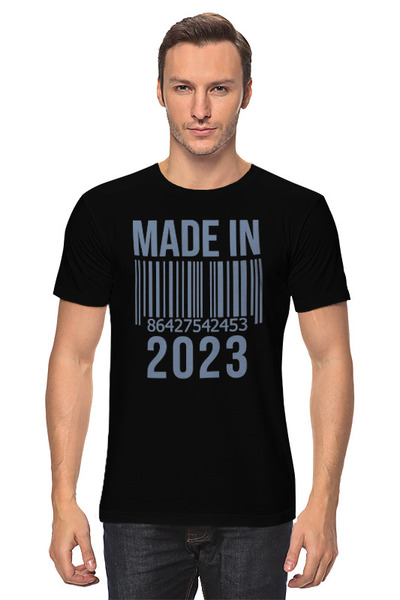 Заказать мужскую футболку в Москве. Футболка классическая Сделано в 2023 от skynatural - готовые дизайны и нанесение принтов.