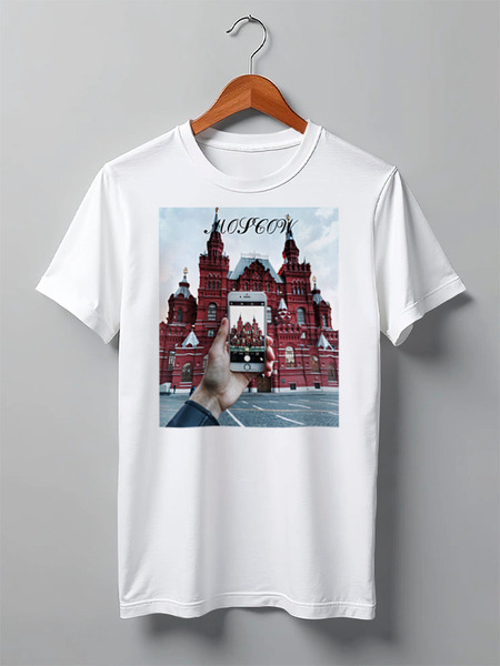 Заказать мужскую футболку в Москве. Футболка классическая Любимая Москва от denivolkov - готовые дизайны и нанесение принтов.