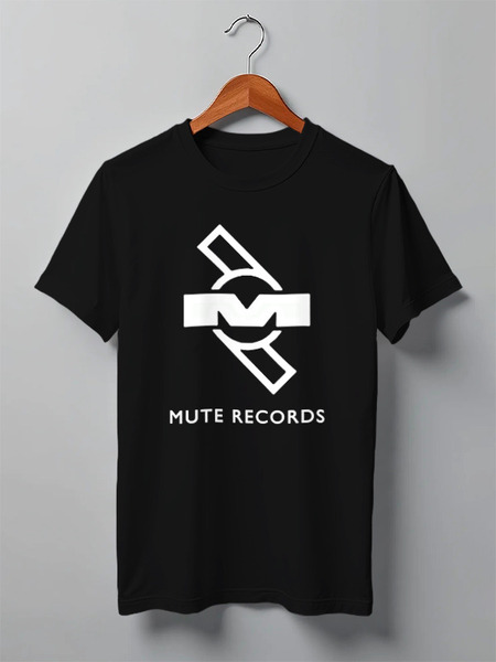 Заказать мужскую футболку в Москве. Футболка классическая Depeche Mode - Mute Records Logo от Black Pimpf - готовые дизайны и нанесение принтов.