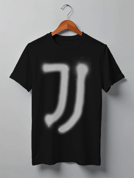 Заказать мужскую футболку в Москве. Футболка классическая Juventus | Spray logo (2021) от 0x000000123 - готовые дизайны и нанесение принтов.