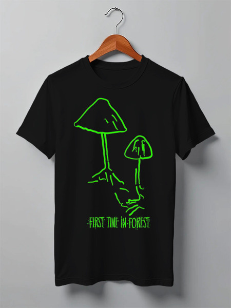 Заказать мужскую футболку в Москве. Футболка классическая Mushrooms от oneredfoxstore@gmail.com - готовые дизайны и нанесение принтов.