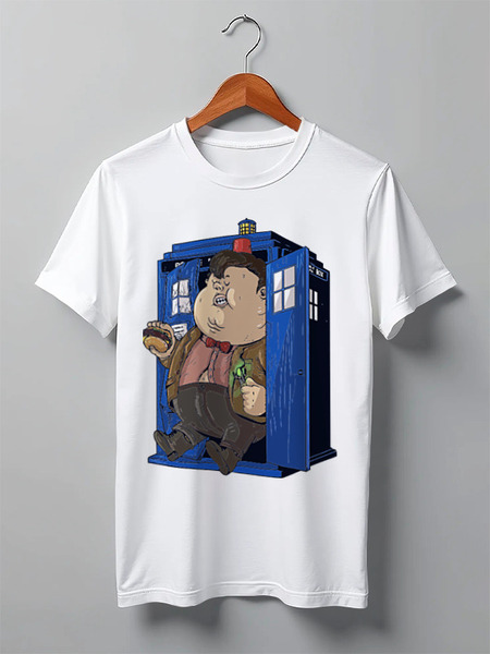 Заказать мужскую футболку в Москве. Футболка классическая Fat Doctor Who от priceless - готовые дизайны и нанесение принтов.