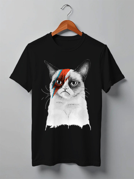 Заказать мужскую футболку в Москве. Футболка классическая Grumpy Cat x David Bowie от Amerikanka - готовые дизайны и нанесение принтов.