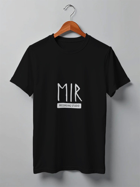 Заказать мужскую футболку в Москве. Футболка классическая MIR black hoddie от Alcochat - готовые дизайны и нанесение принтов.