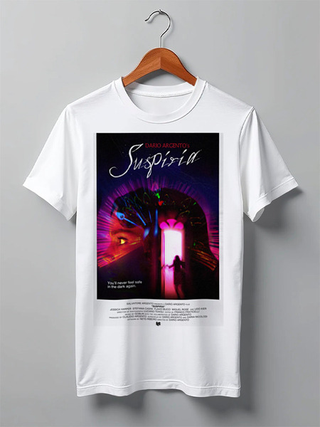 Заказать мужскую футболку в Москве. Футболка классическая Суспирия / Suspiria от kino.printio.ru - готовые дизайны и нанесение принтов.