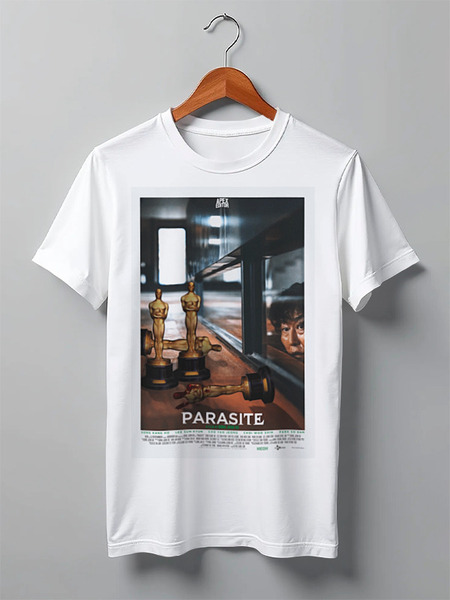 Заказать мужскую футболку в Москве. Футболка классическая Паразиты / Parasite от kino.printio.ru - готовые дизайны и нанесение принтов.