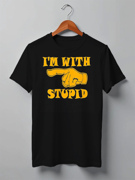 Заказать мужскую футболку в Москве. Футболка классическая I'm with stupid от Leichenwagen - готовые дизайны и нанесение принтов.
