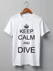 Заказать мужскую футболку в Москве. Футболка классическая keep calm от enjoydiving - готовые дизайны и нанесение принтов.