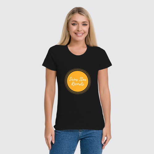 Заказать женскую футболку в Москве. Футболка классическая Label от EDM Clothes - готовые дизайны и нанесение принтов.