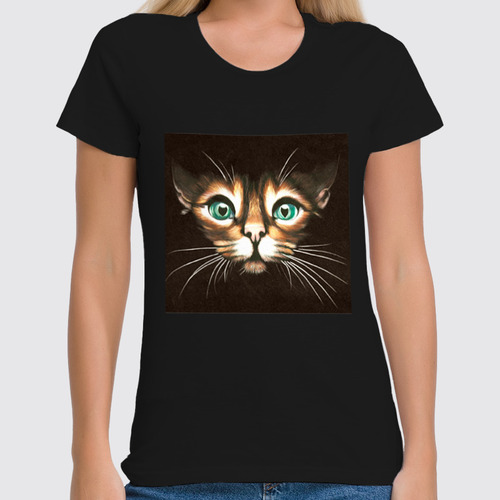 Заказать женскую футболку в Москве. Футболка классическая кошка с зелеными глазами от Kris Leov - готовые дизайны и нанесение принтов.