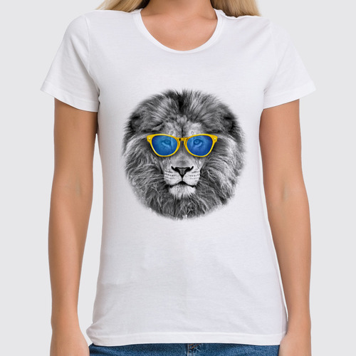 Заказать женскую футболку в Москве. Футболка классическая Стильный лев в золотых очках от Мурад Мокран - готовые дизайны и нанесение принтов.