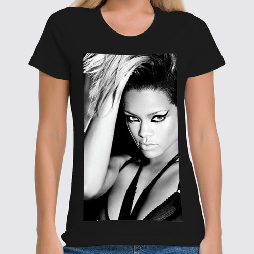 Заказать женскую футболку в Москве. Футболка классическая Rihanna b&w от solariren - готовые дизайны и нанесение принтов.