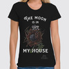 Заказать женскую футболку в Москве. Футболка классическая The moon is in my house от lyakmynd - готовые дизайны и нанесение принтов.