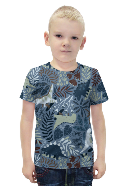 Заказать детскую футболку в Москве. Футболка с полной запечаткой для мальчиков Динозавры на скейтах среди тропических листьев от mishacatstore@yandex.ru - готовые дизайны и нанесение принтов.