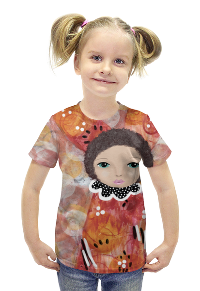 Заказать детскую футболку в Москве. Футболка с полной запечаткой для девочек Куколка от anomalica - готовые дизайны и нанесение принтов.