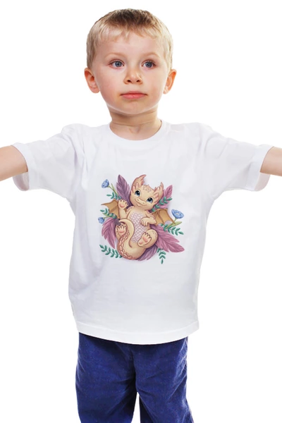 Заказать детскую футболку в Москве. Детская футболка классическая унисекс Дракон лежит на листьях от tigerda  - готовые дизайны и нанесение принтов.