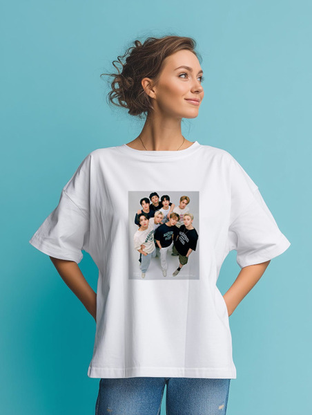 Заказать мужскую футболку в Москве. Футболка оверсайз Stray kids от Александр Серебренников - готовые дизайны и нанесение принтов.