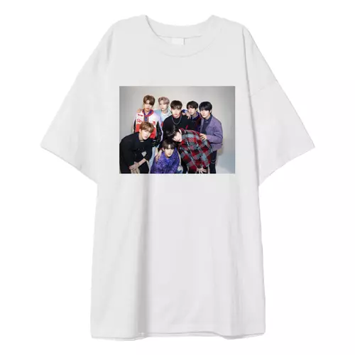 Заказать мужскую футболку в Москве. Футболка оверсайз Stray kids от Александр Серебренников - готовые дизайны и нанесение принтов.