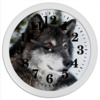 Заказать часы для офиса в Москве. Часы круглые из пластика Серый волк от weeert - готовые дизайны и нанесение принтов.