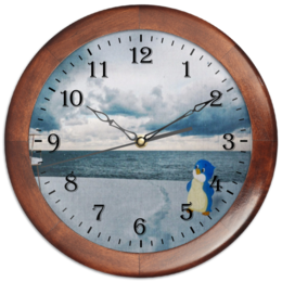 Заказать часы для офиса в Москве. Часы круглые из дерева Пингвинёнок Лоло от Никита Токарев - готовые дизайны и нанесение принтов.