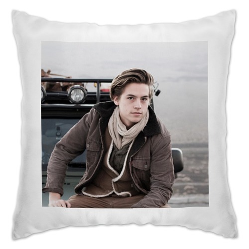Заказать подушку в Москве. Подушка Cole Sprouse от Polilog - готовые дизайны и нанесение принтов.