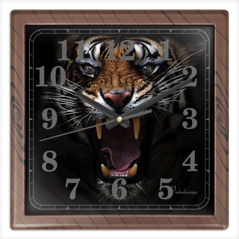 Printio Часы квадратные из пластика (под дерево) Тигры. живая природа