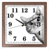 Заказать часы для офиса в Москве. Часы квадратные из пластика (под дерево) Любопытный кот от mug-shop - готовые дизайны и нанесение принтов.