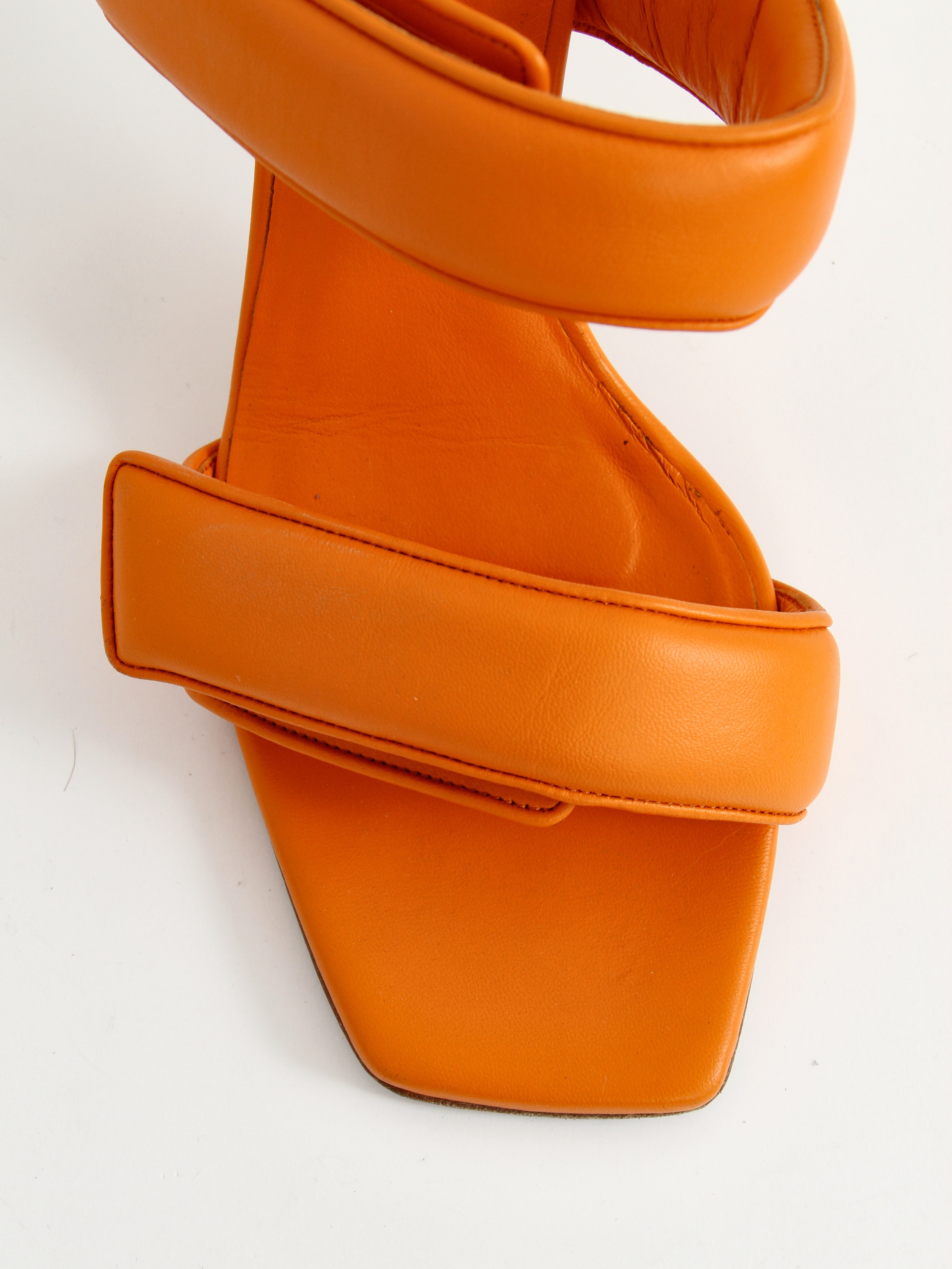 Gia Shoes 40 3