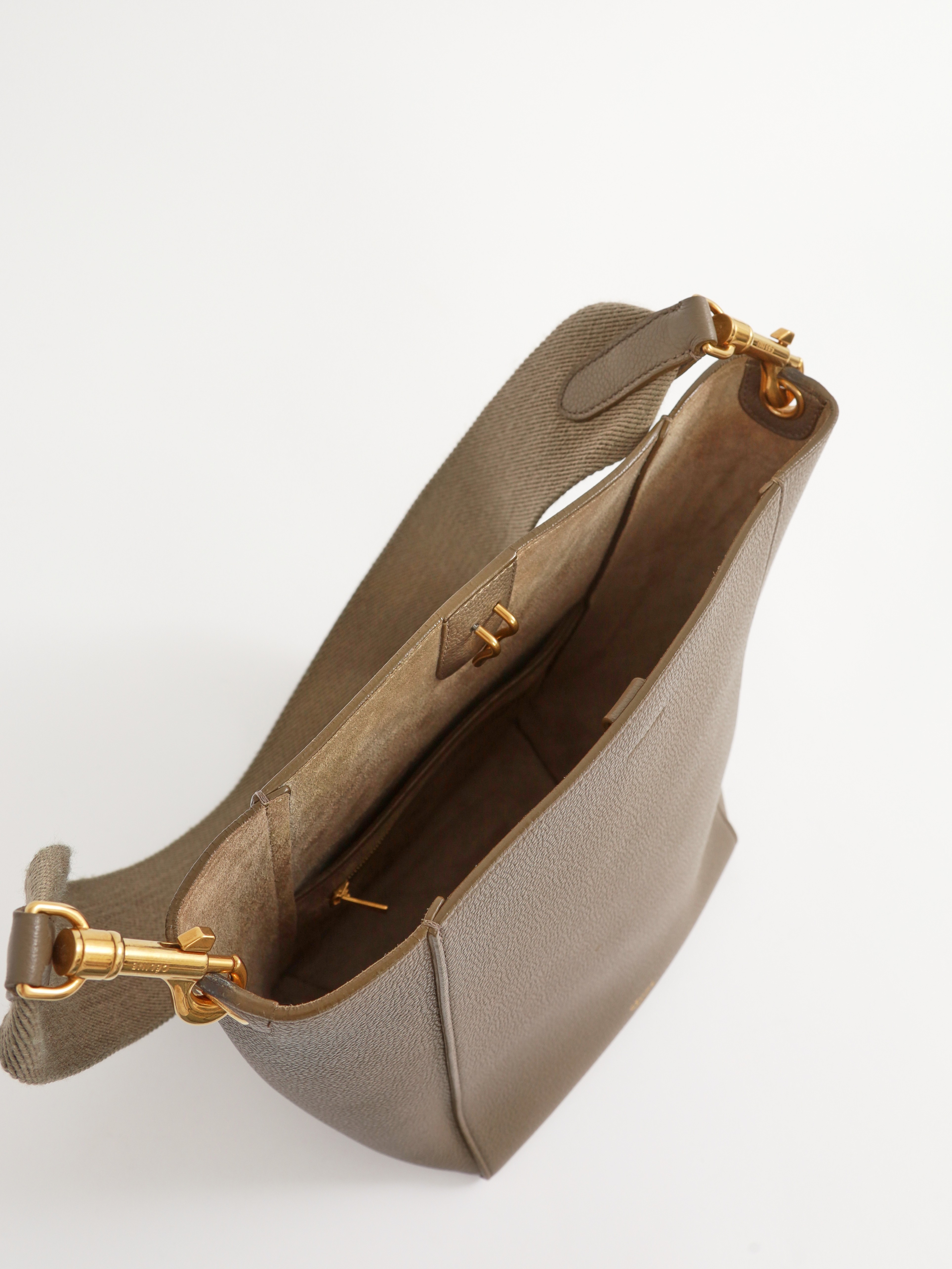 Celine Sangle 10