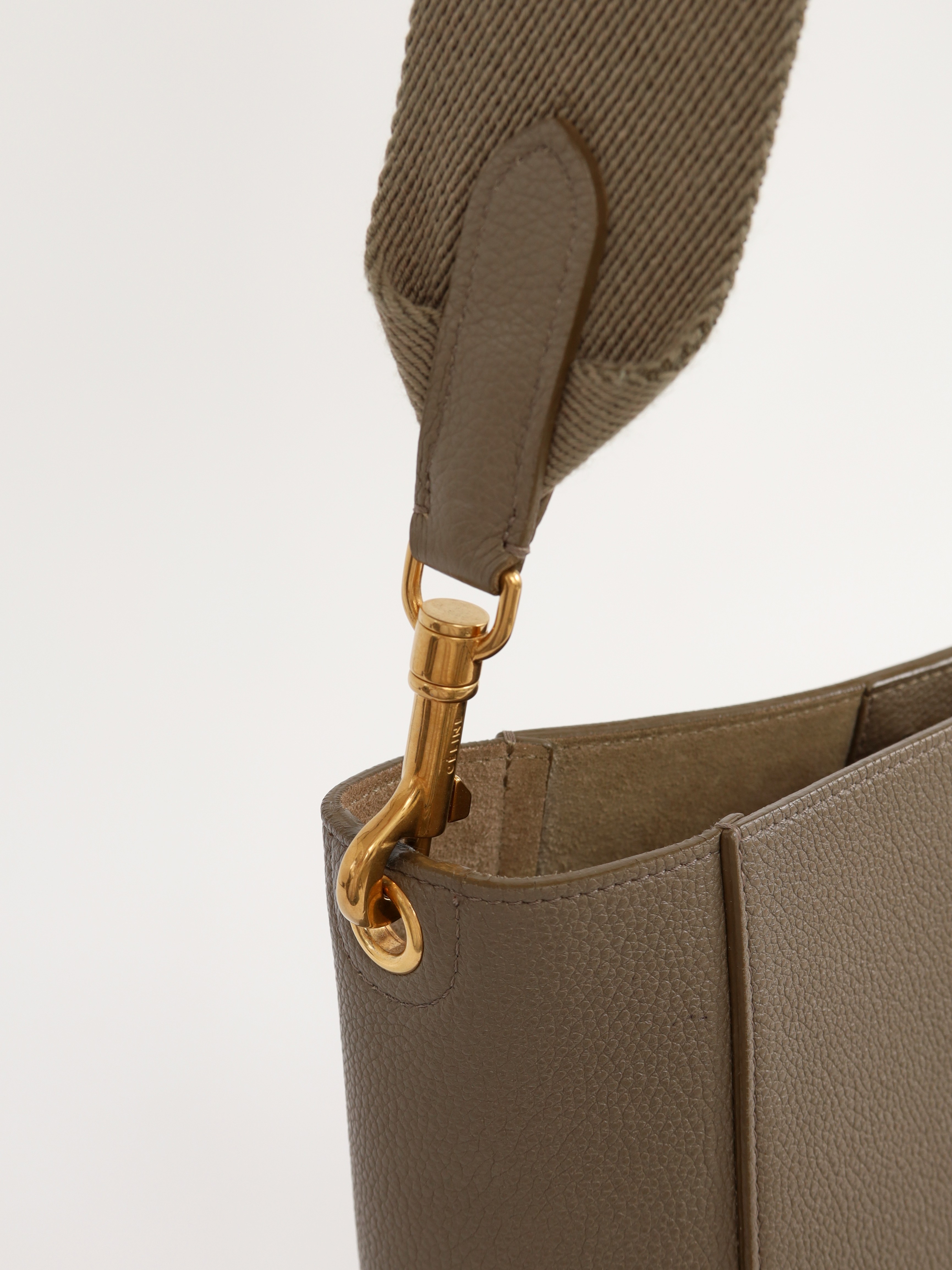 Celine Sangle 5