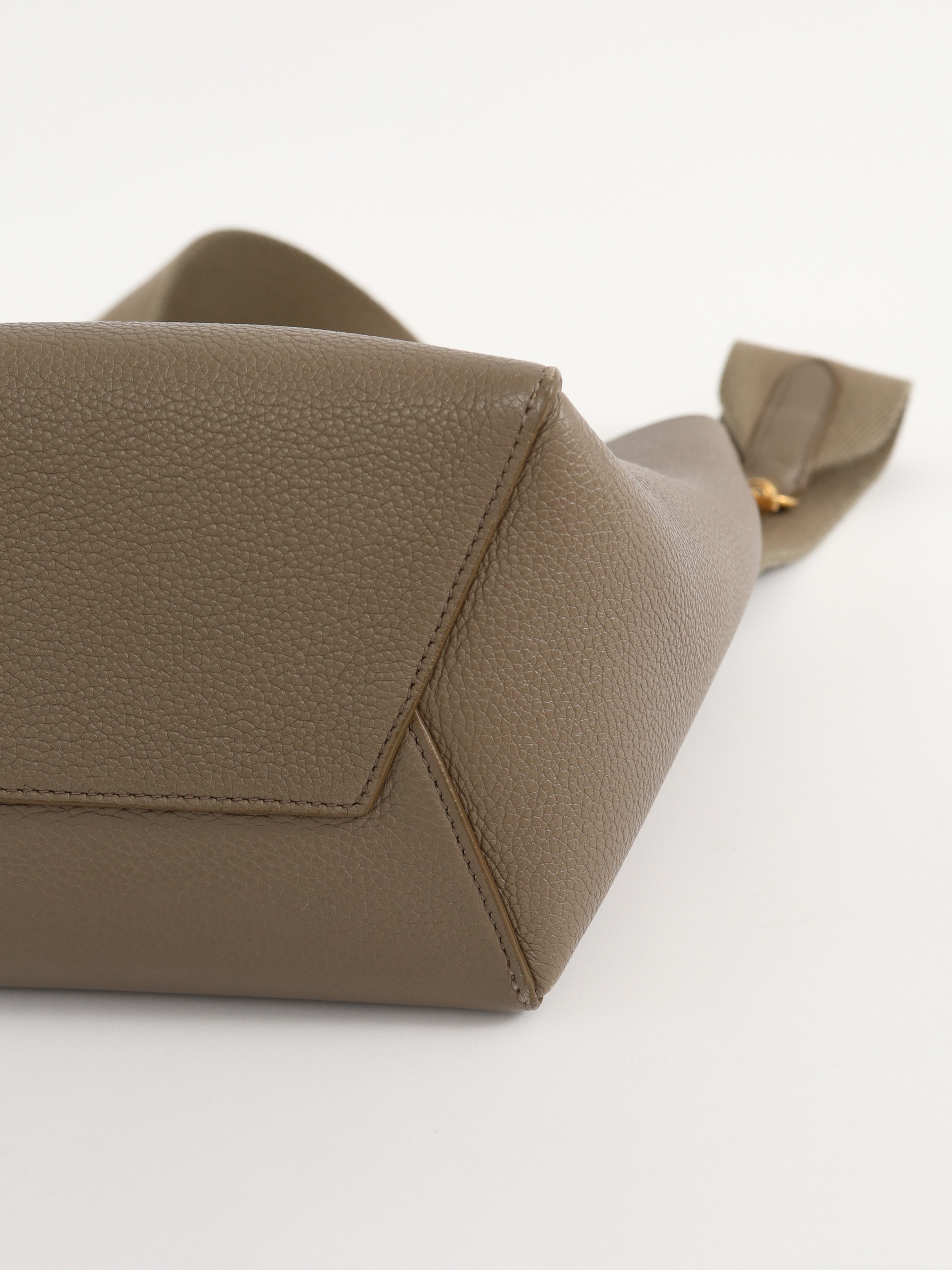 Celine Sangle 8