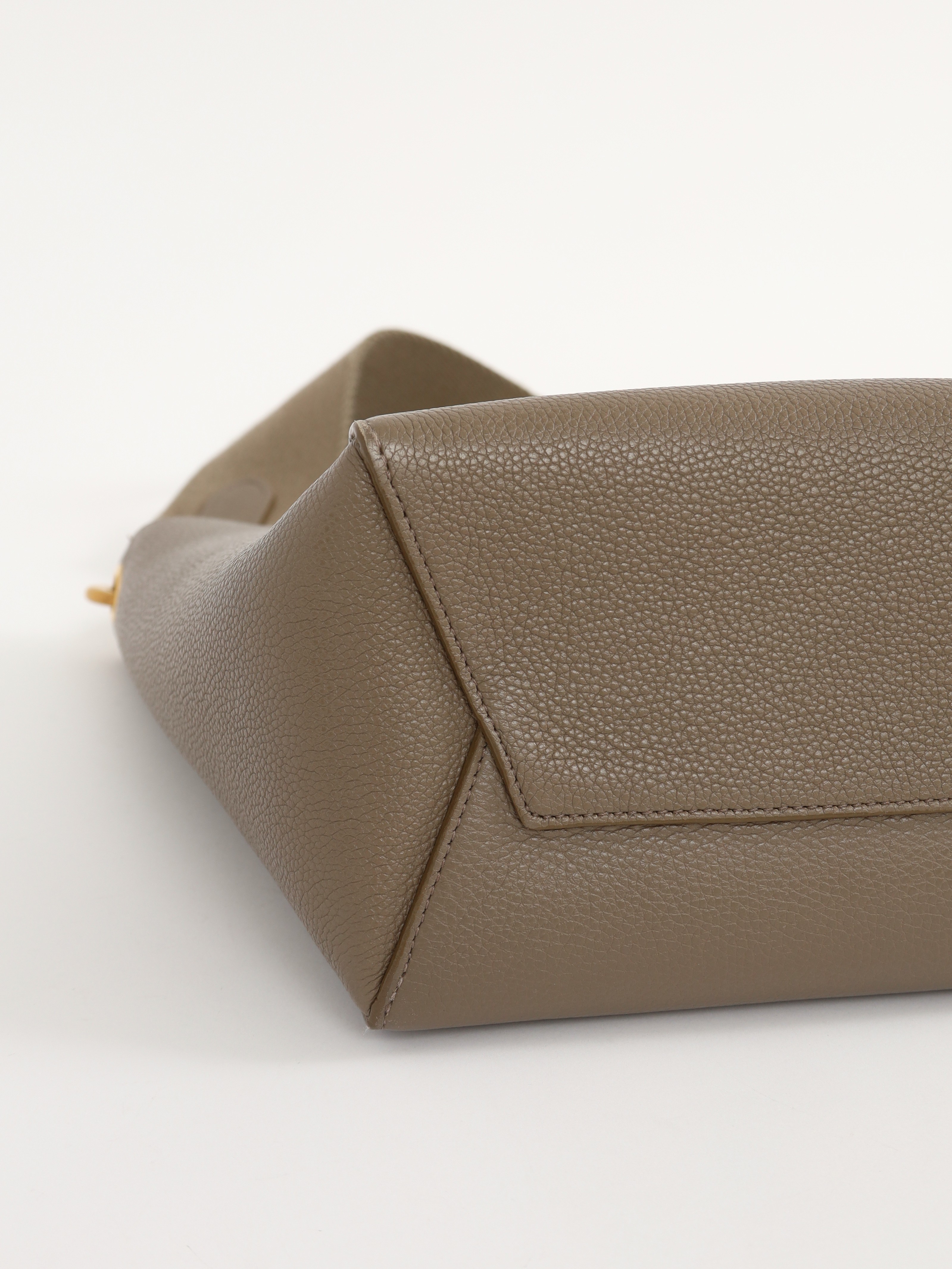 Celine Sangle 7