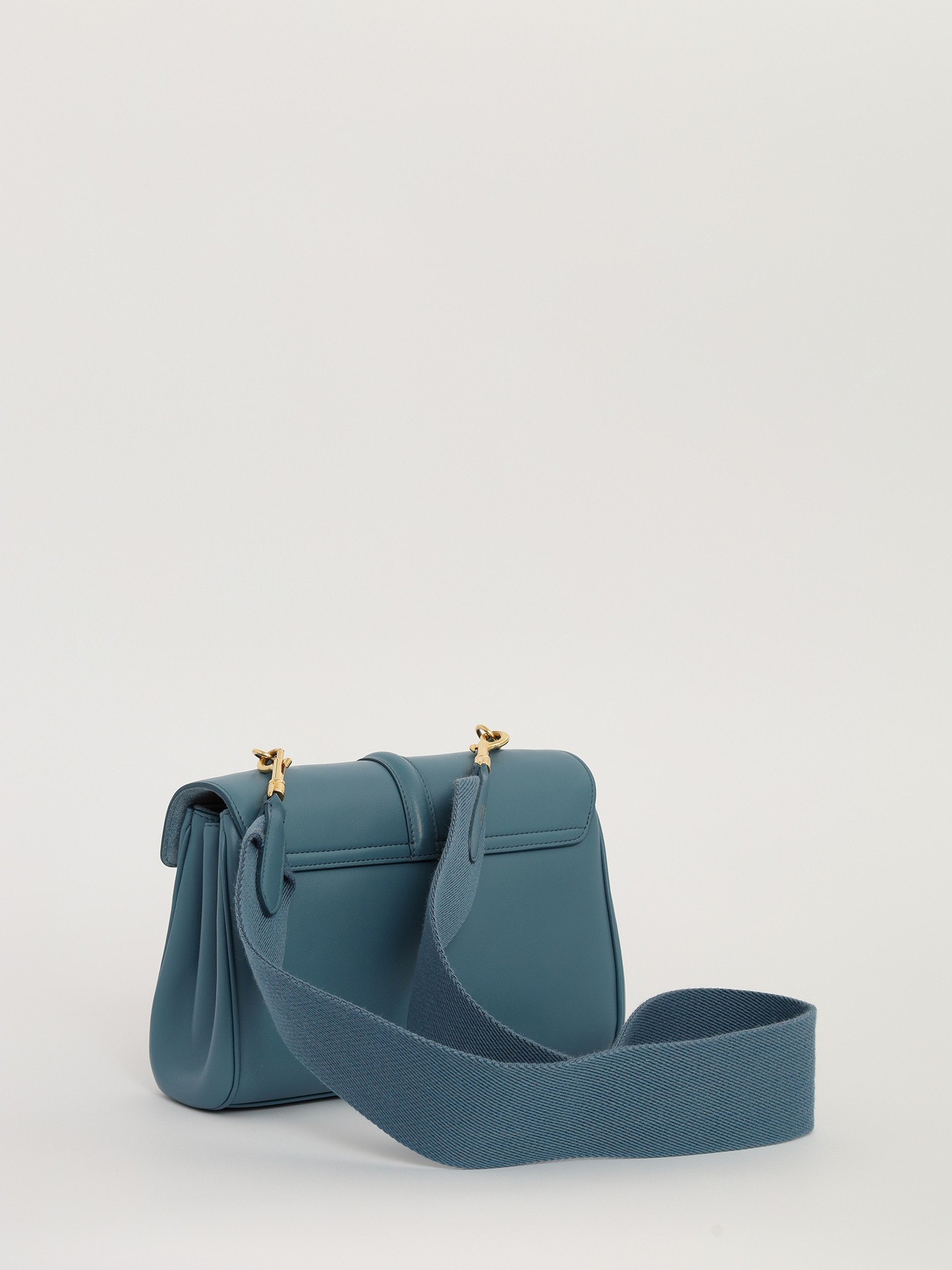 Celine 16 3