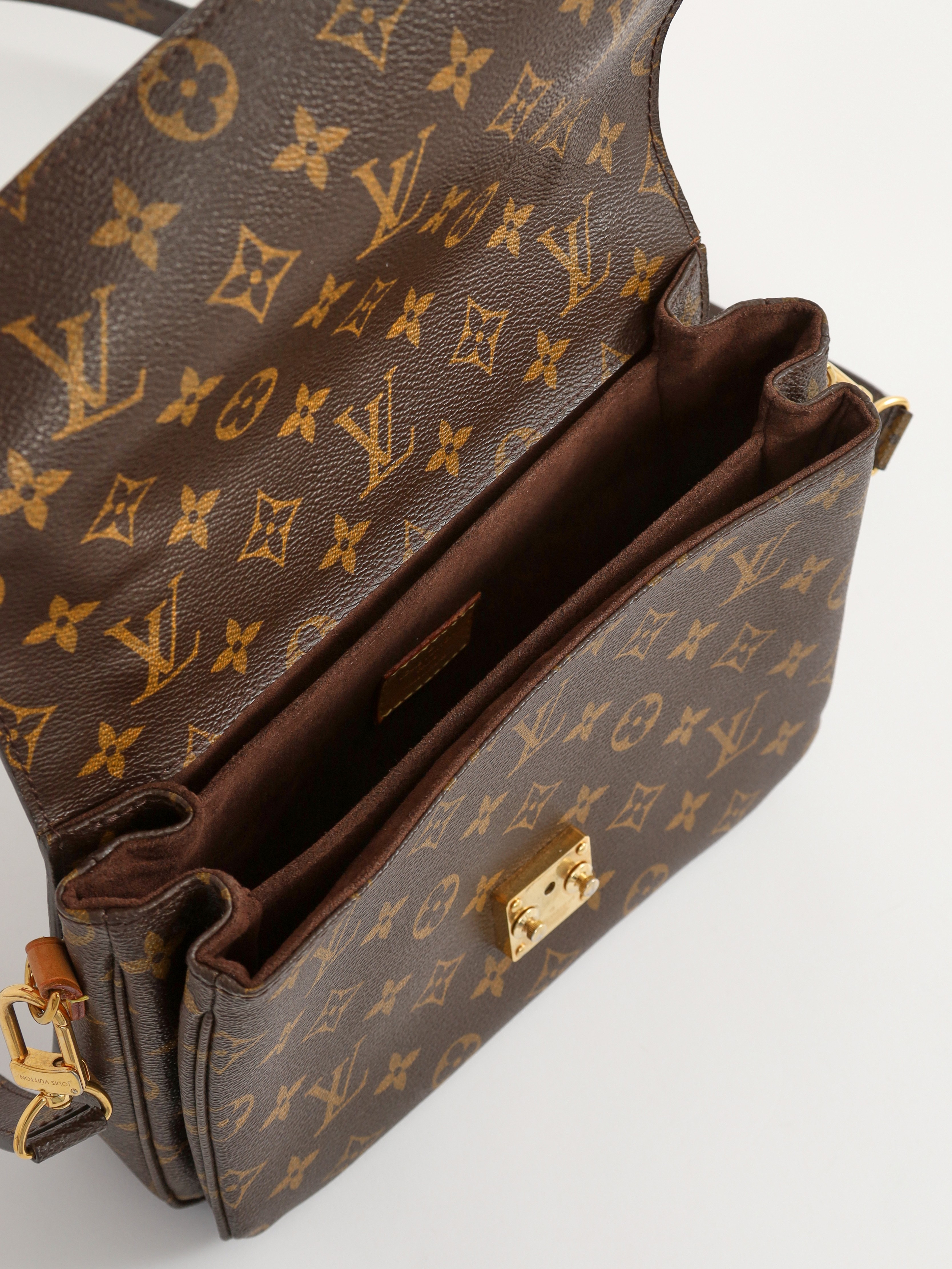 Louis Vuitton Pochette Metis 11