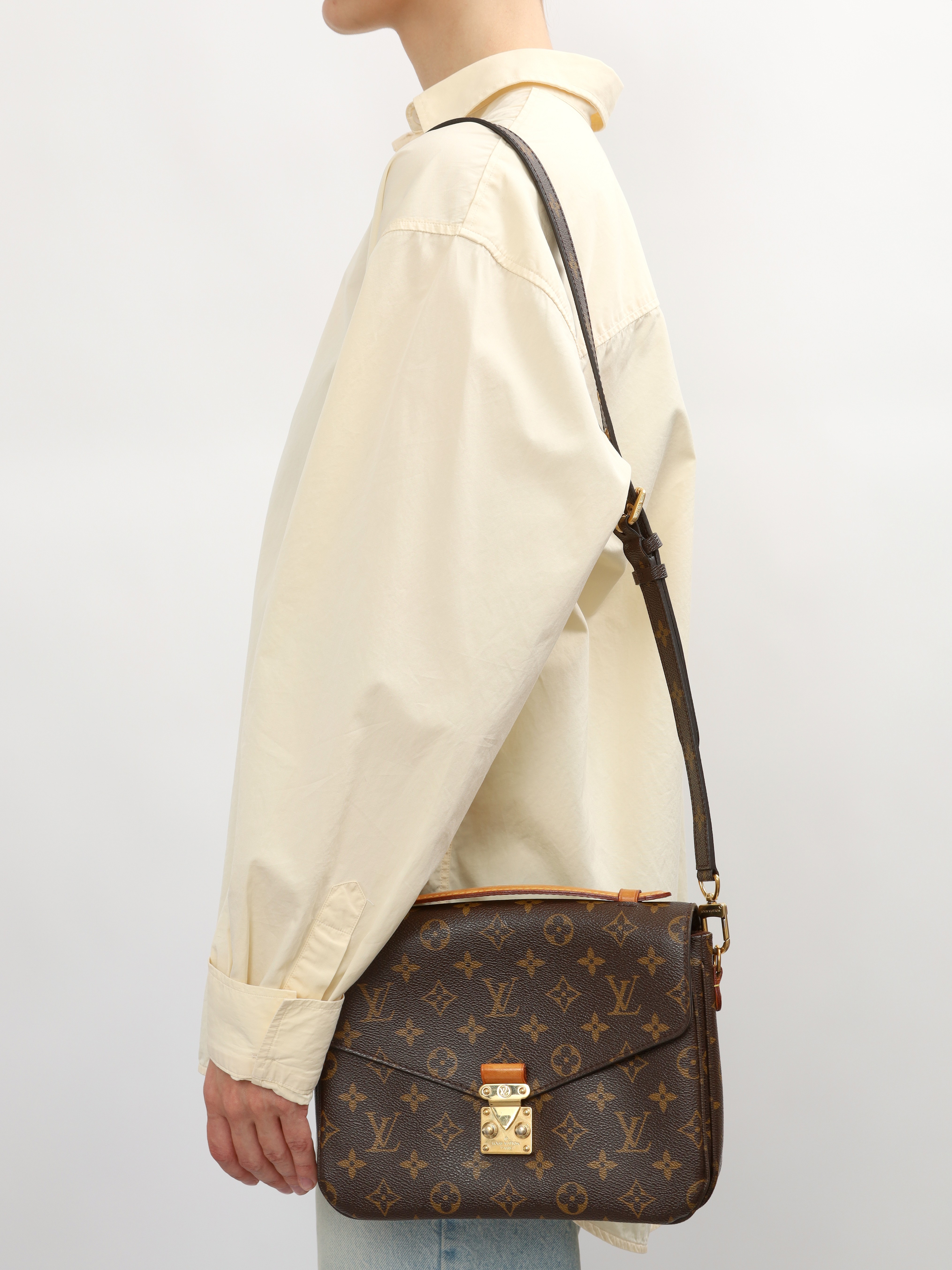 Louis Vuitton Pochette Metis 2