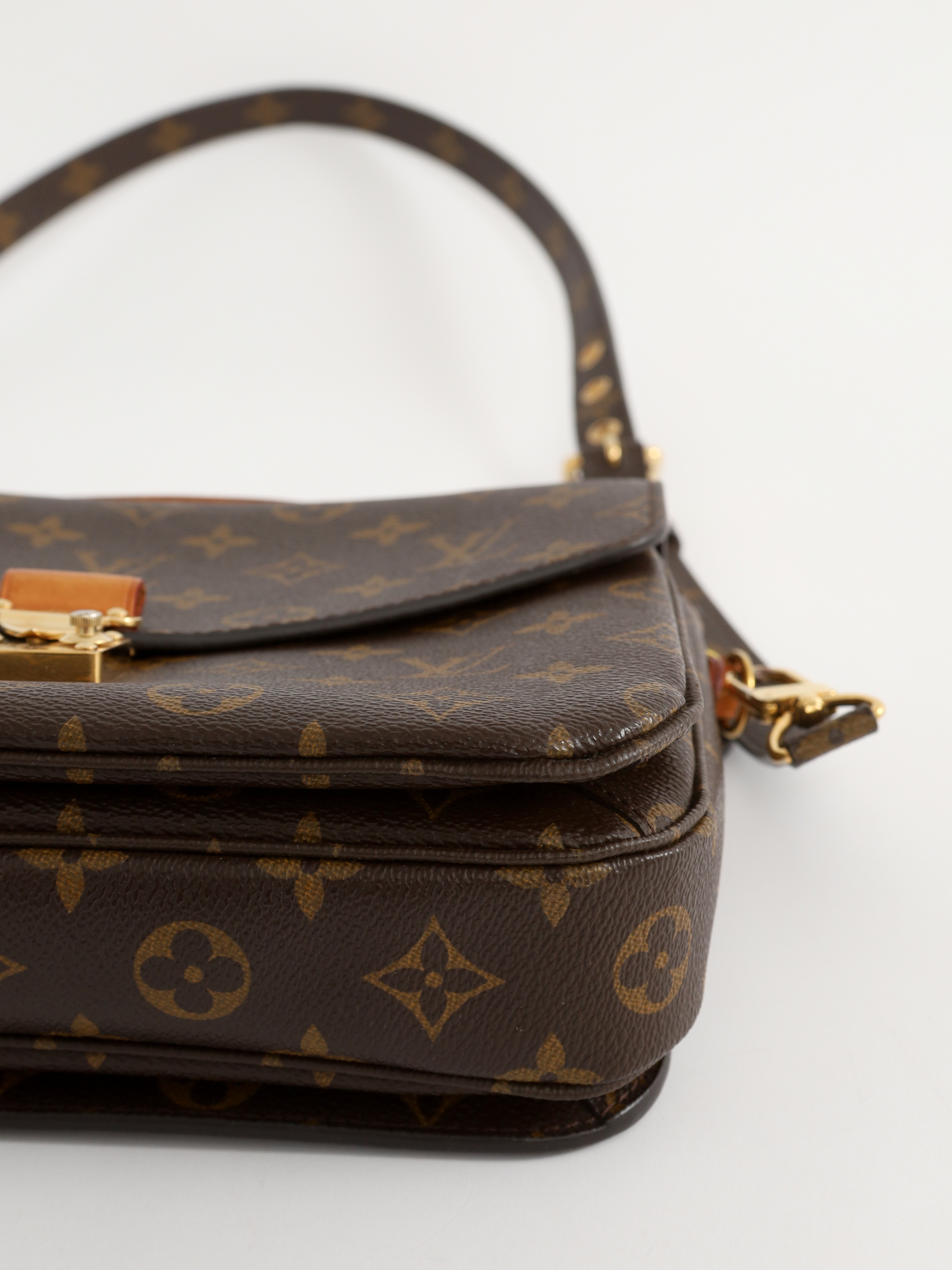 Louis Vuitton Pochette Metis 9
