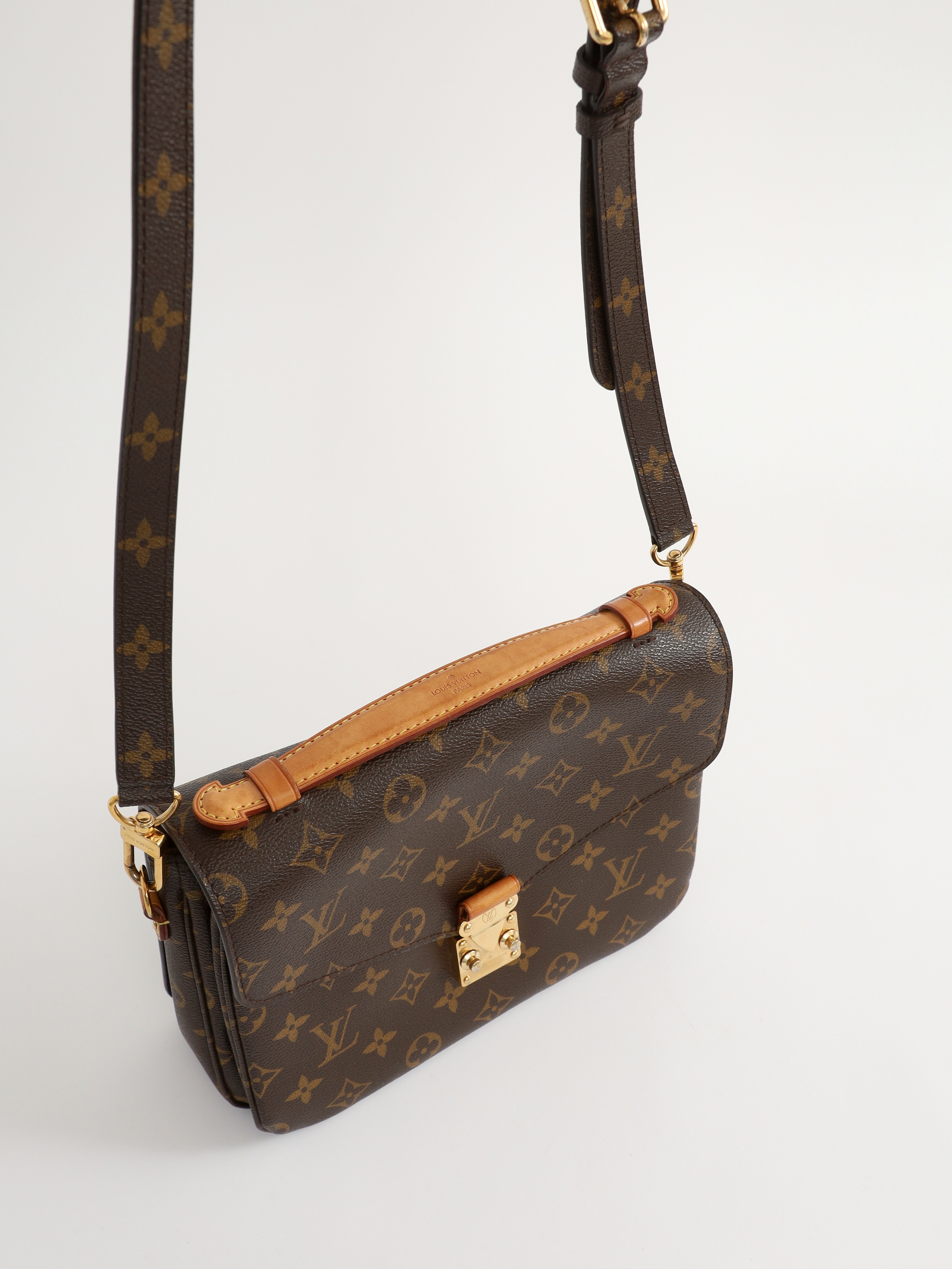 Louis Vuitton Pochette Metis 5