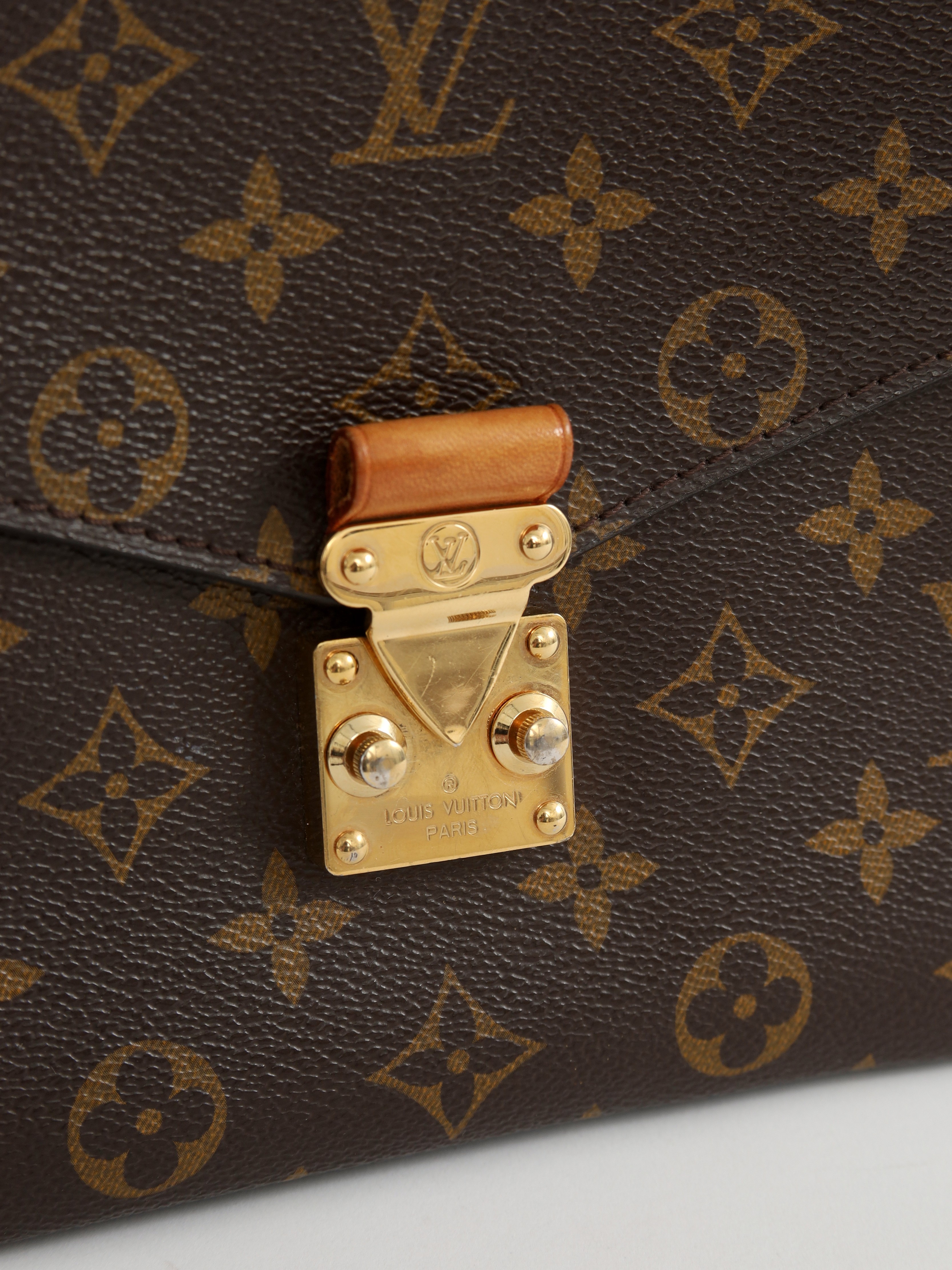 Louis Vuitton Pochette Metis 10