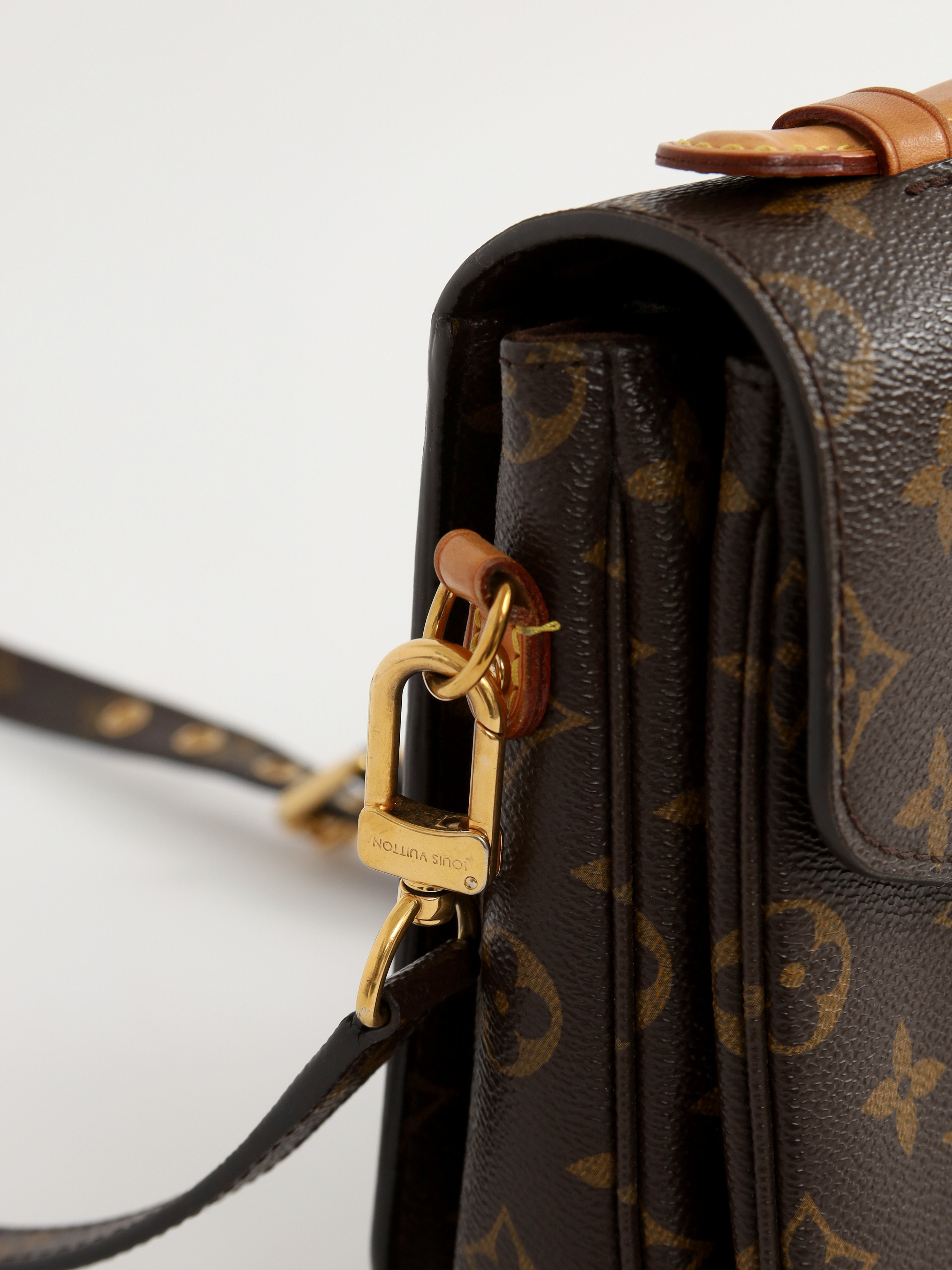Louis Vuitton Pochette Metis 6
