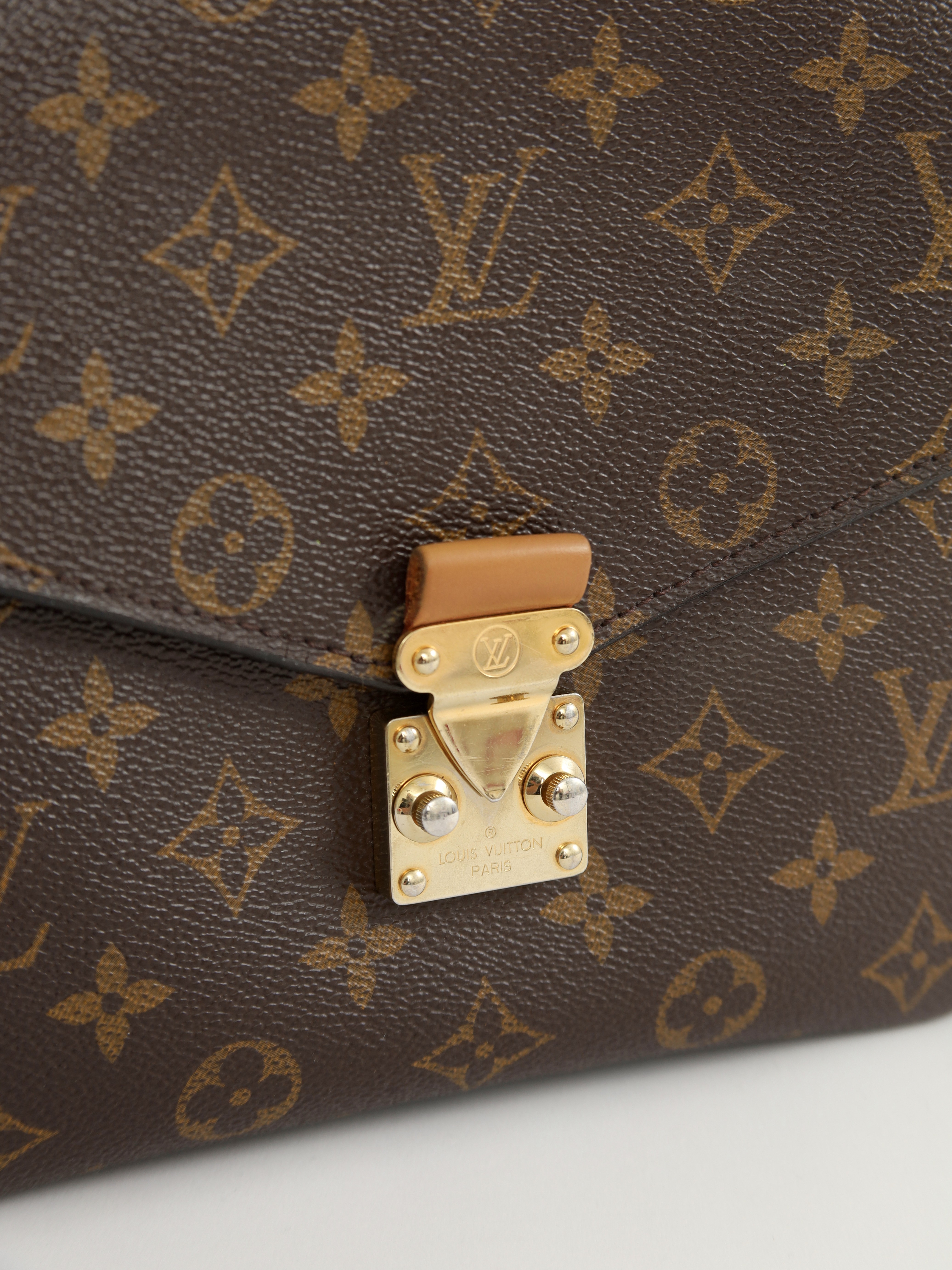 Louis Vuitton Pochette Metis 9