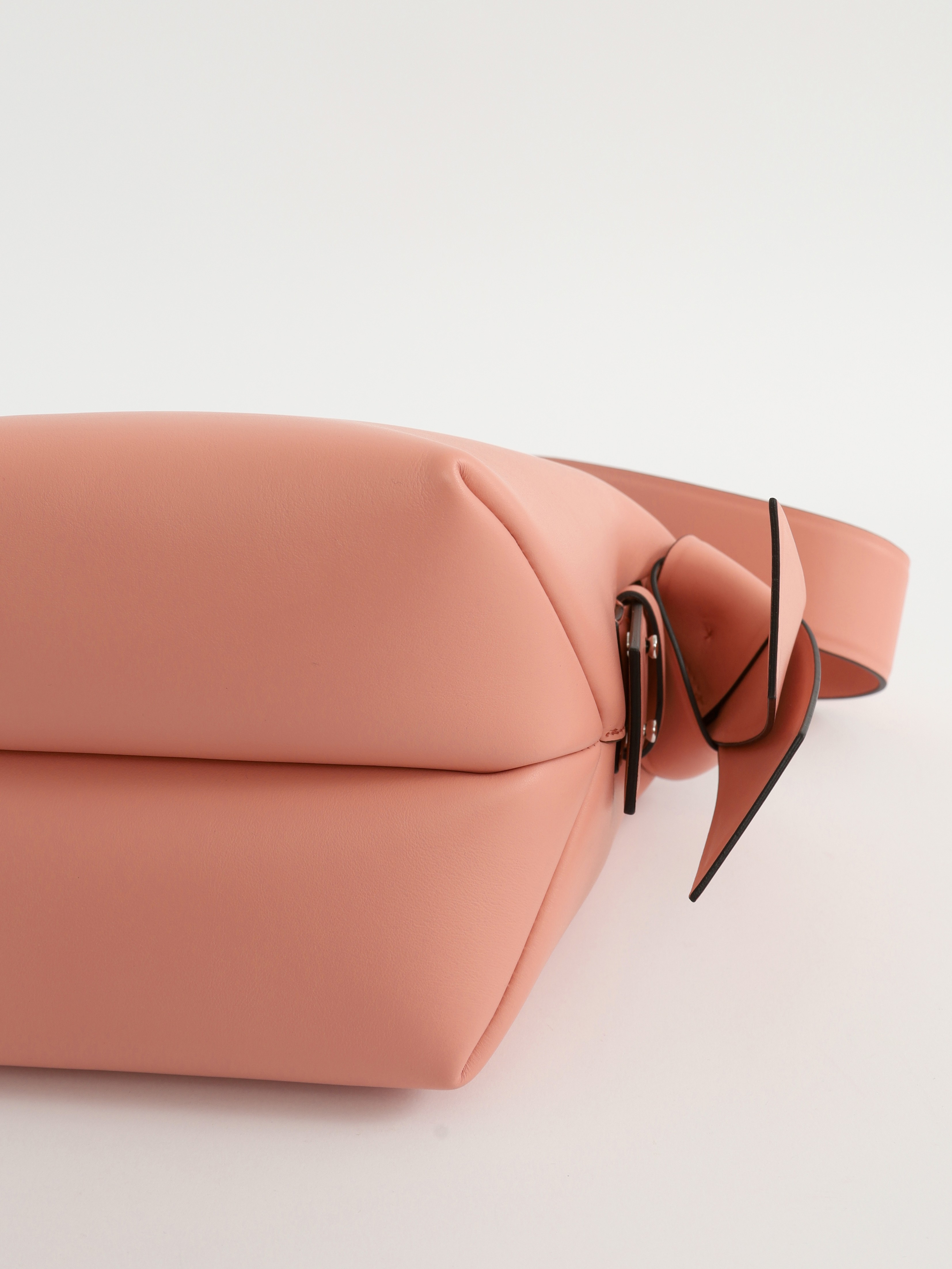 Acne Studios Musubi 9