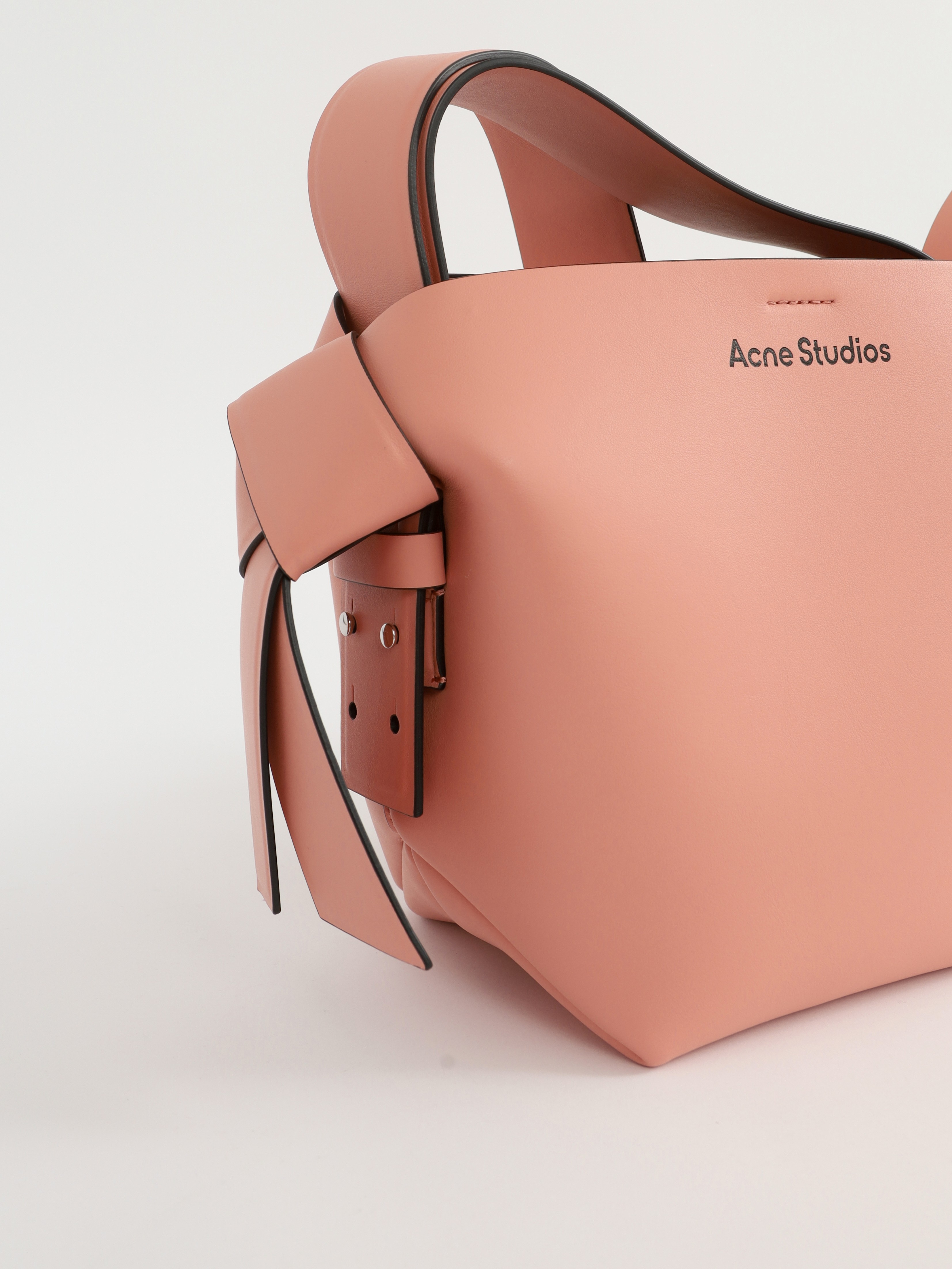 Acne Studios Musubi 6