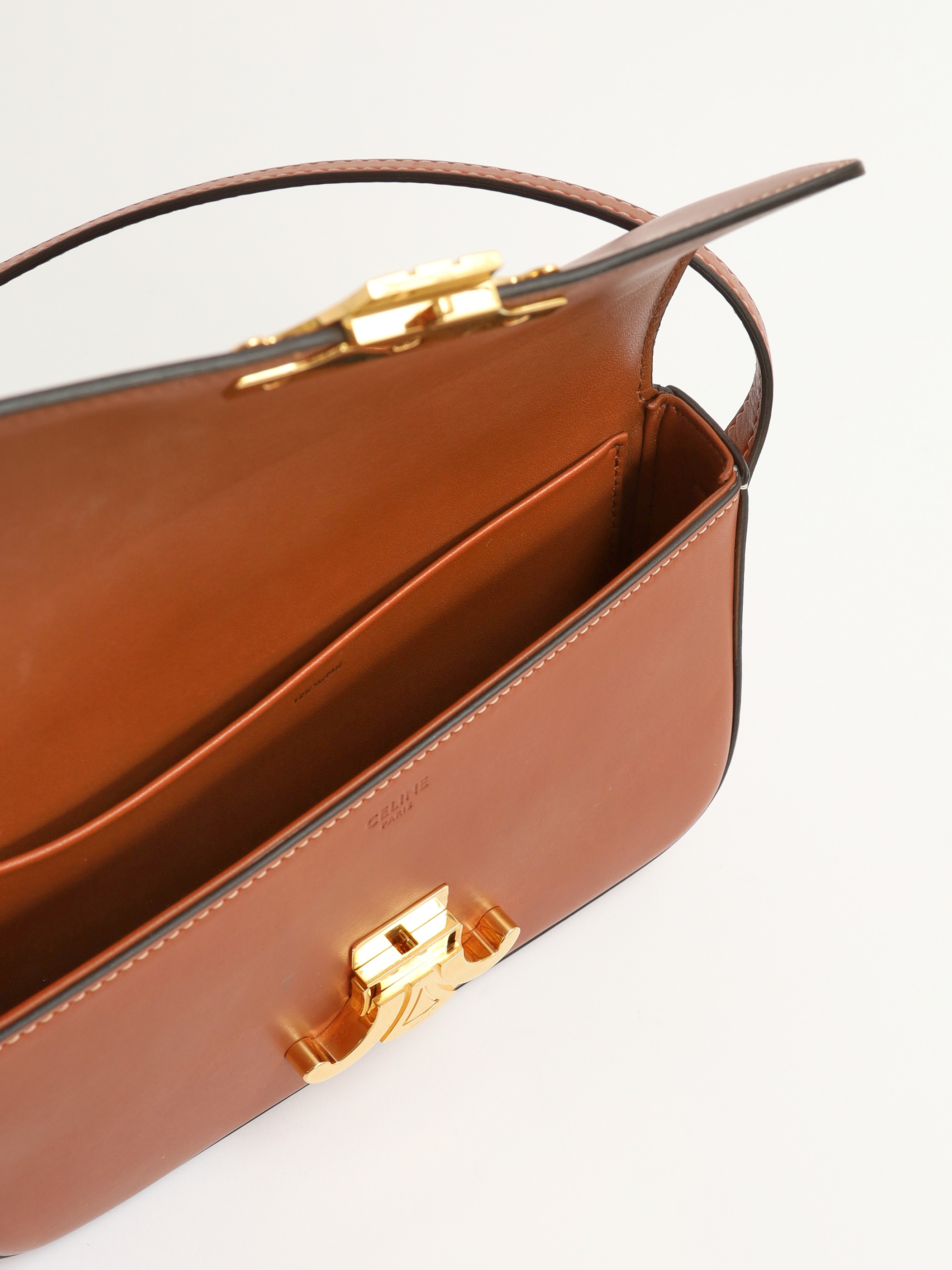 Celine Triomphe 4