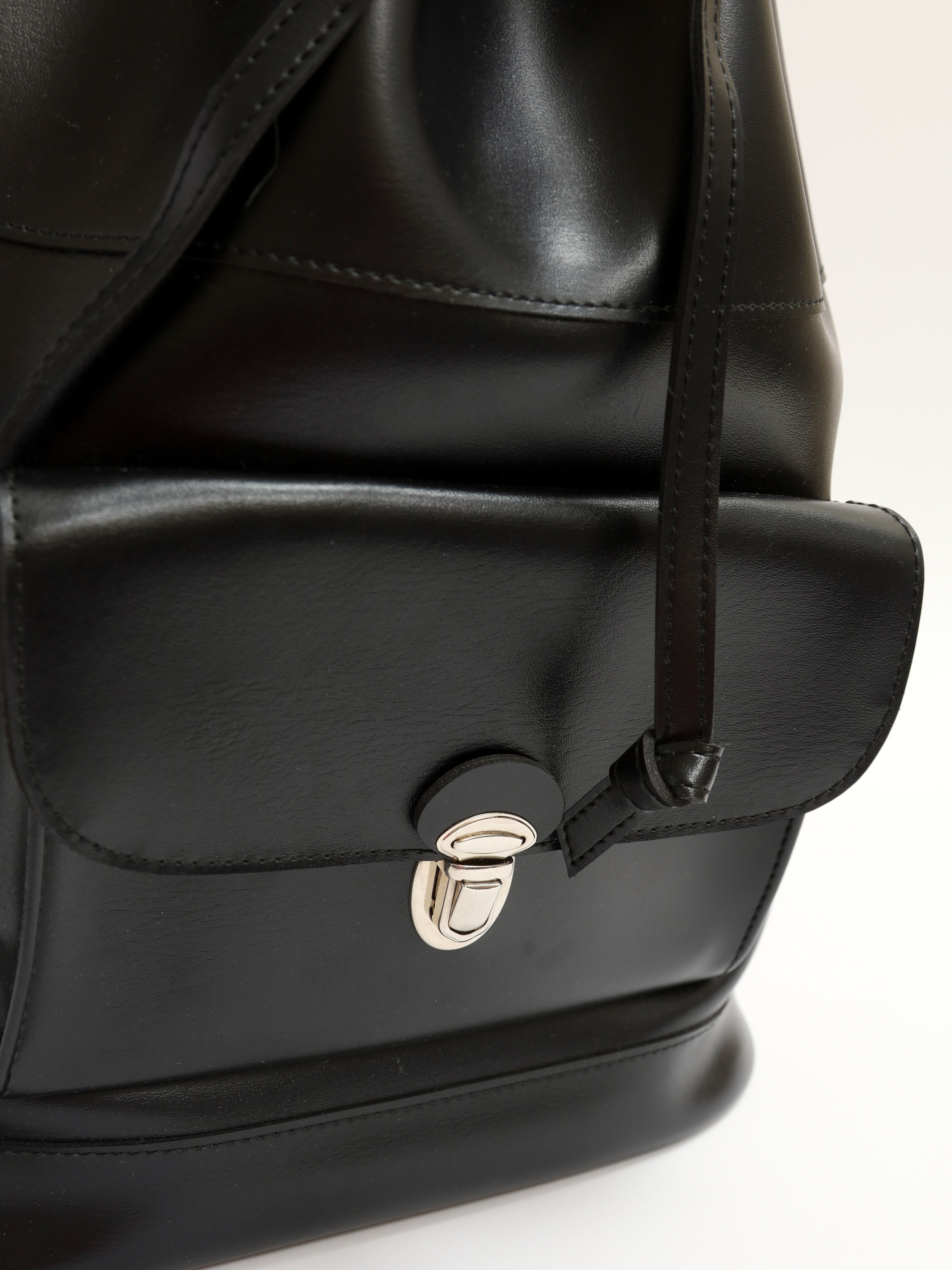 Comme Des Garcons Leather Bag 5