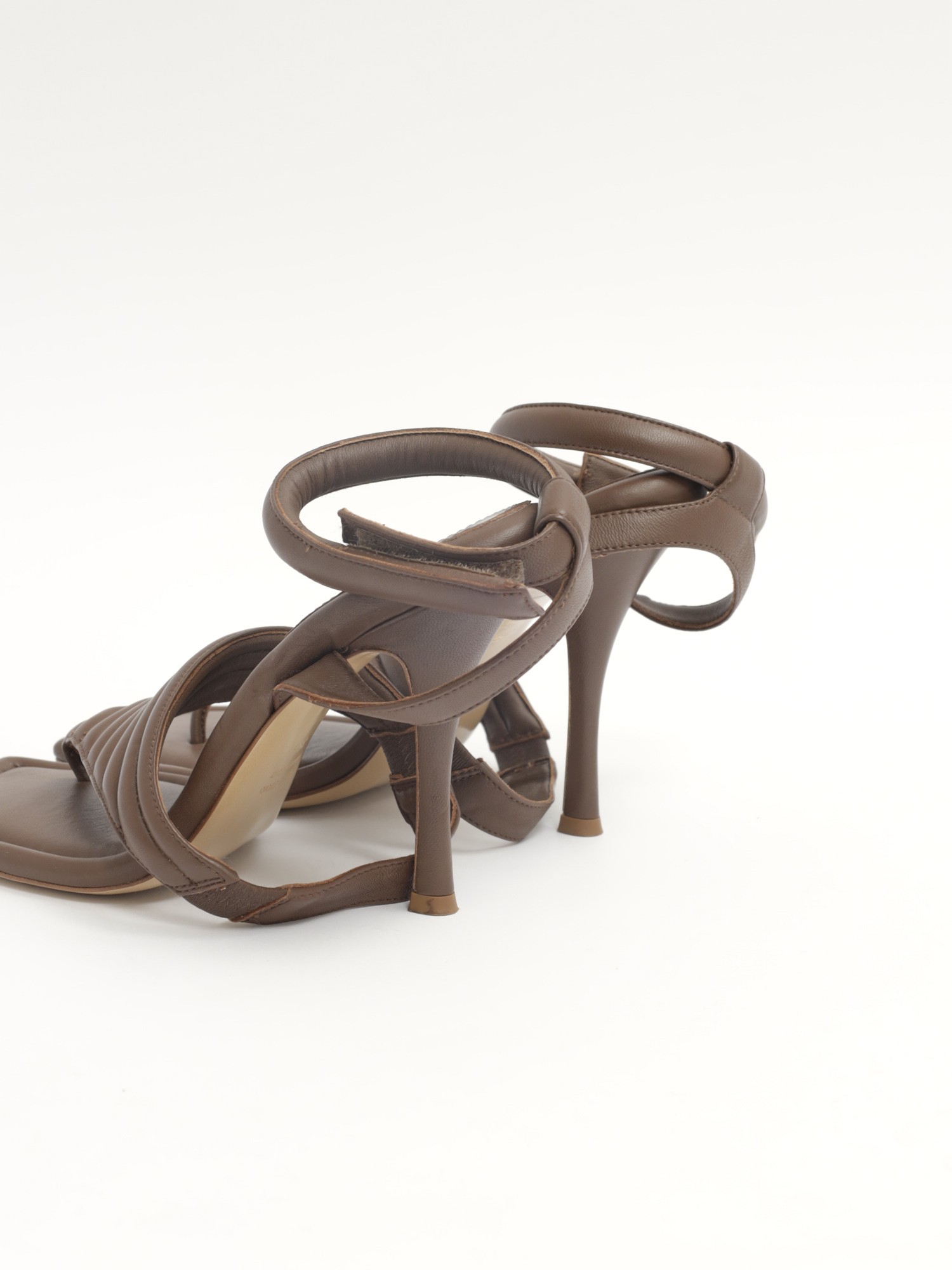 Gia Shoes 38.5 8