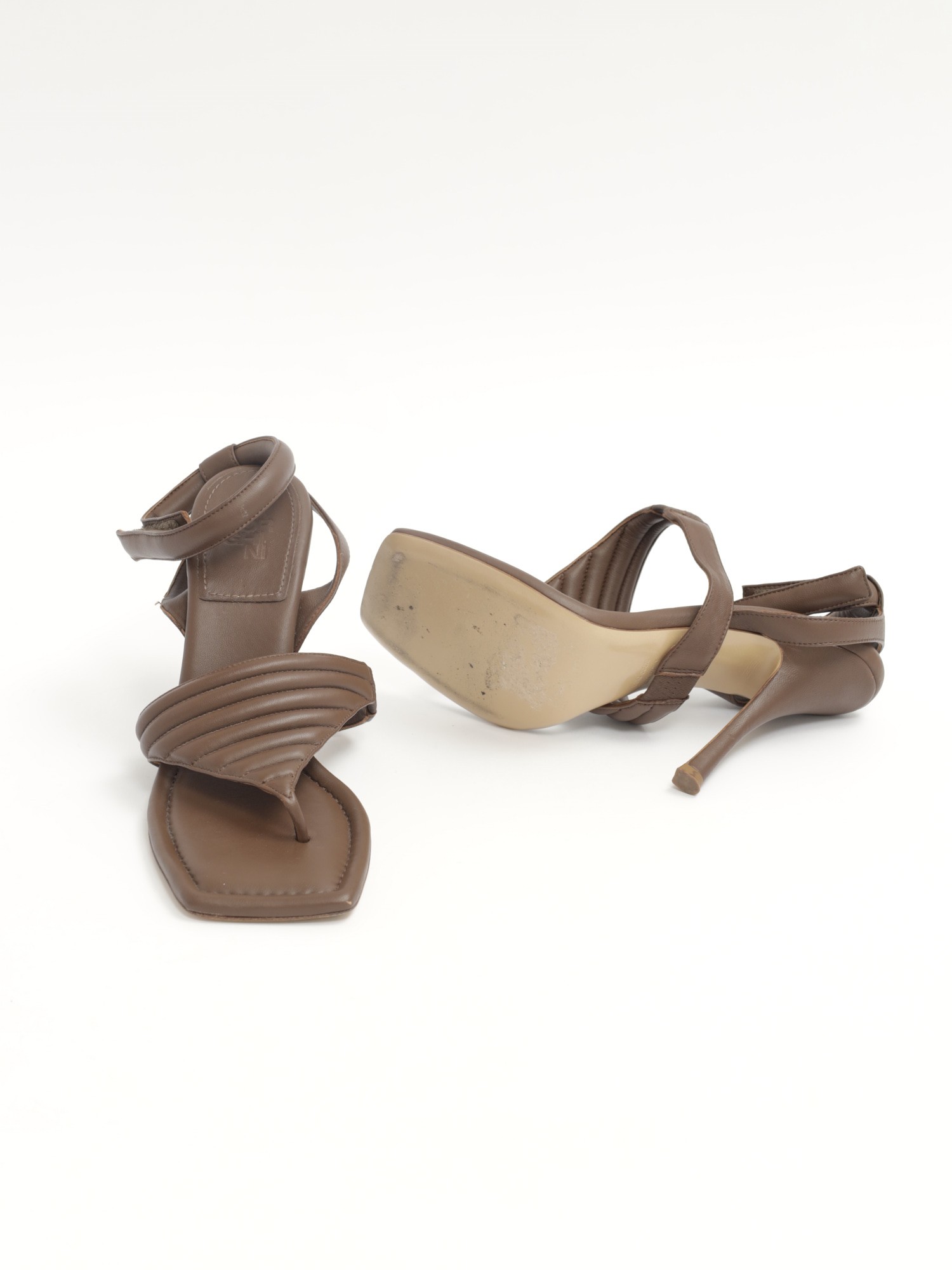 Gia Shoes 38.5 9