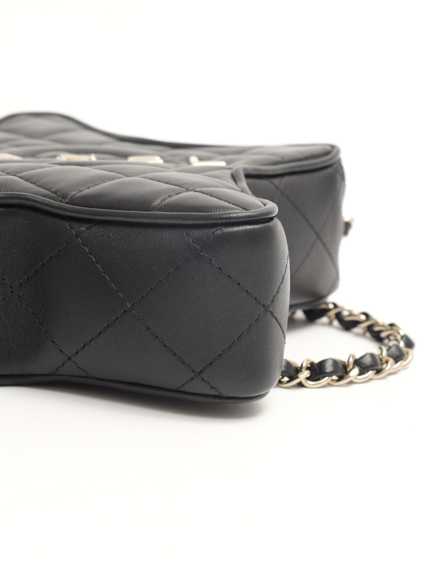 Chanel Star 8