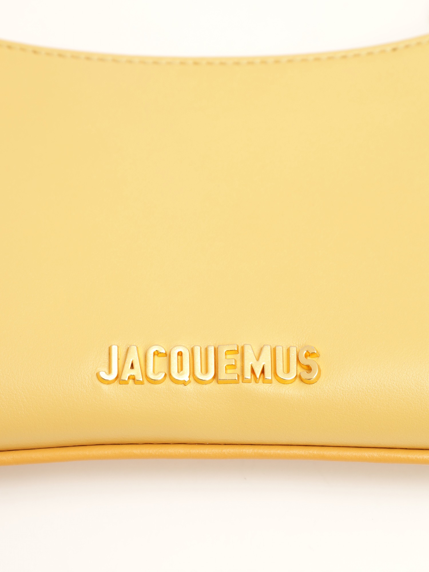 Jacquemus Le Bisou 8