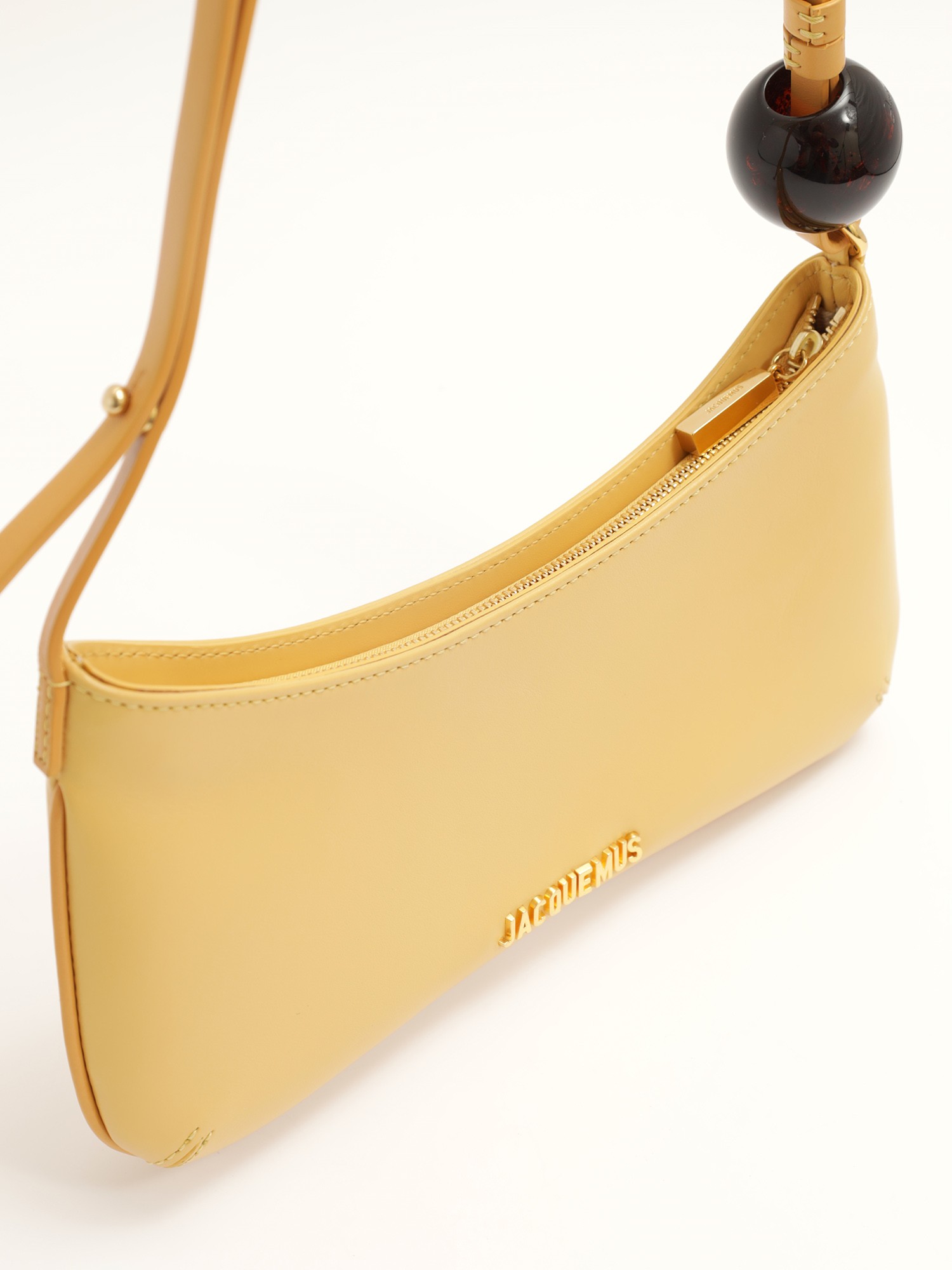 Jacquemus Le Bisou 4