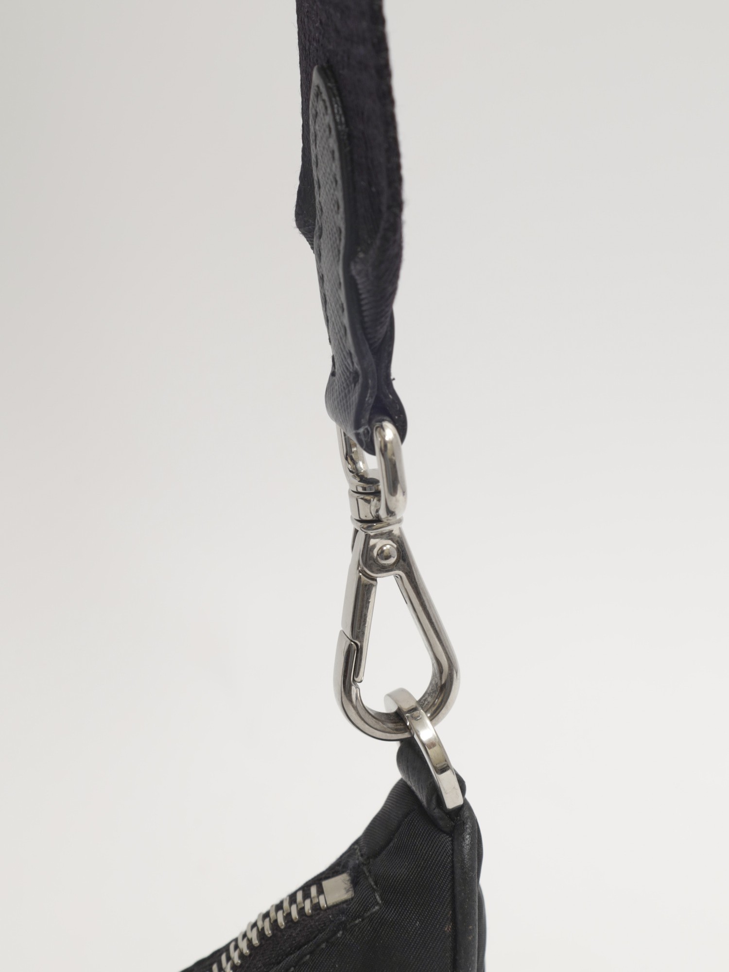 Prada Re-Edition 2005 7